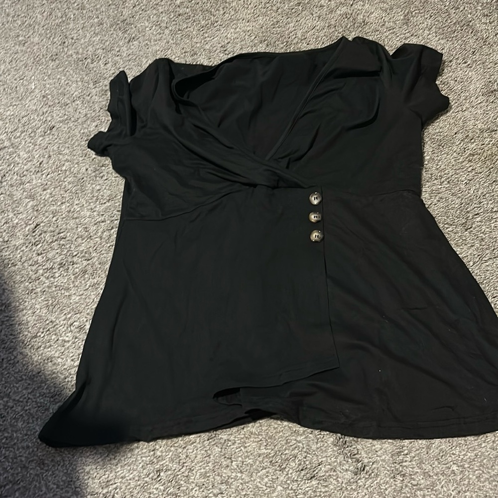 Short sleeve top